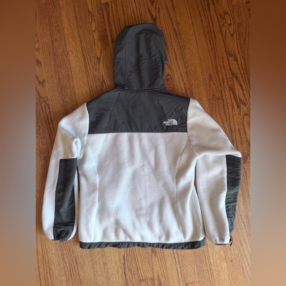 Women’s North Face Fleece Jacket Size Small - Picture 3 of 3